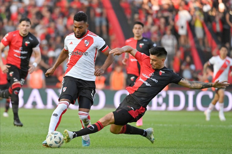 Fútbol: River empató con Colón y no logró arrebatarle el liderazgo a Independiente