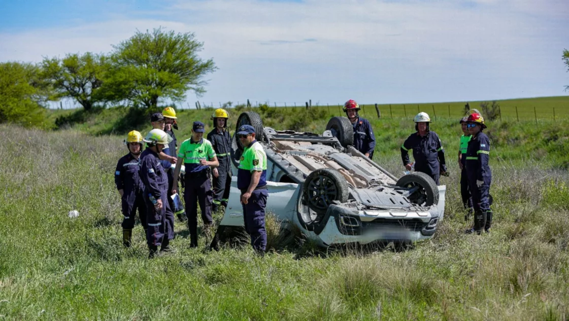 Santa Rosa: Dos mujeres resultaron heridas luego de volcar en la ruta 35 norte