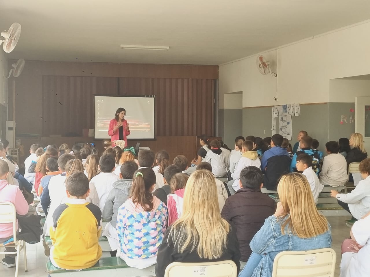 “Educación+Justicia”: más de 60 alumnos de la de Villa Mirasol recibieron una charla sobre uso responsable de redes sociales