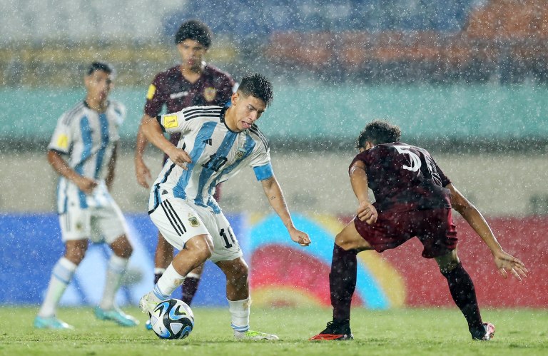 Fútbol: La Selección Sub 17 goleó a Venezuela y se metió en cuartos de final del Mundial