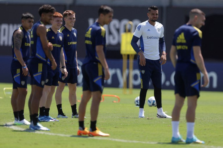 Fútbol: Boca tuvo su última práctica antes de la final y Almirón definió el equipo para conquistar la séptima Libertadores