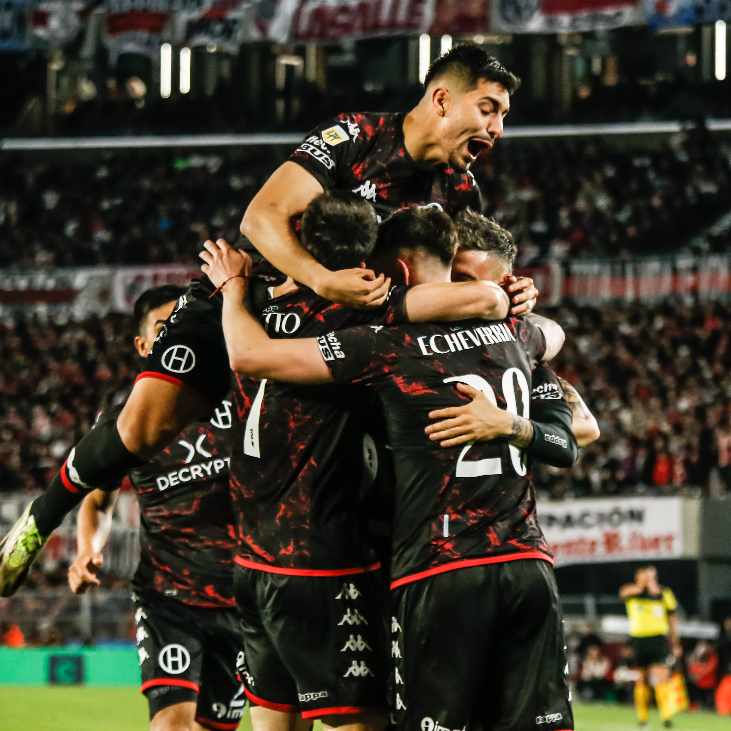 Fútbol: River cayó ante Huracán y terminó con su invicto de local