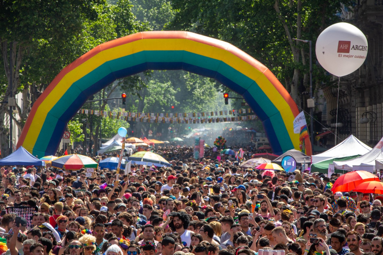 Marcha del orgullo: Cerca de un millón de personas llenaron de color y fiesta las calles de Buenos Aires