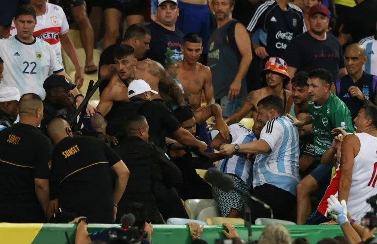 Fútbol: La Conmebol se pronunció sobre la grave represión de la Policía Militar brasileña a los hinchas argentinos