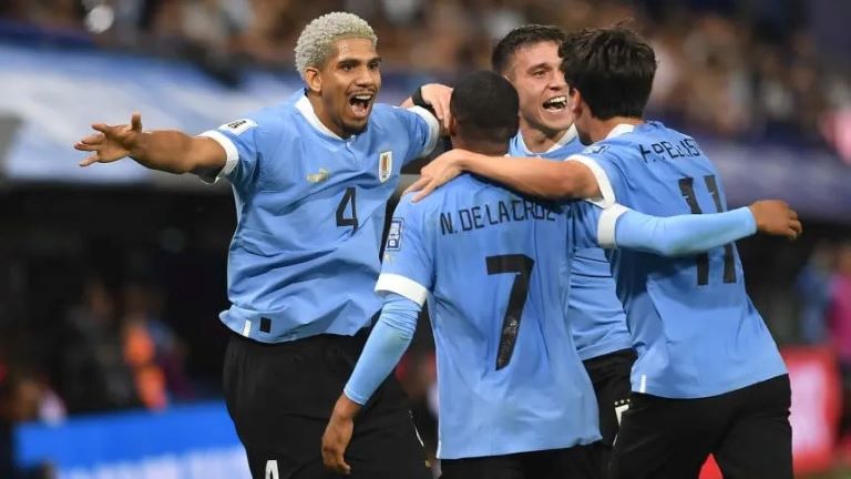 Fútbol: Fin del invicto en las Eliminatorias, Argentina perdió con el Uruguay de Bielsa en la Bombonera