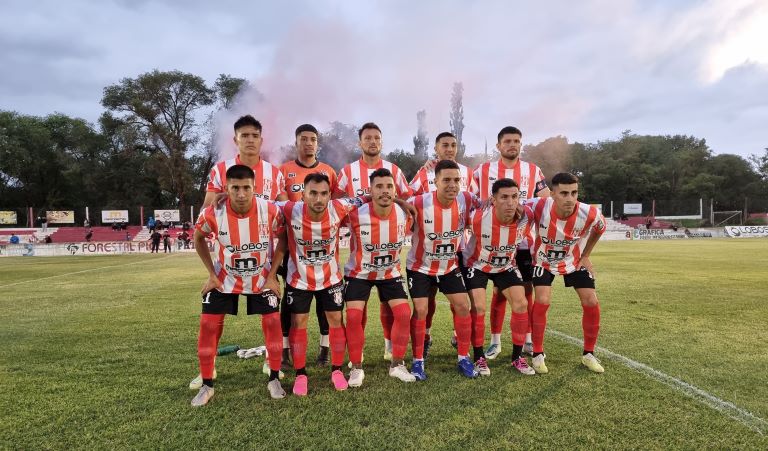 Fútbol: Costa Brava y Alvear FBC eliminaron a Racing de Castex y All Boys de Santa Rosa en el Regional Federal