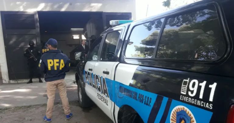 Un piquense integraba una banda que extorsionaba a famosos y empresarios con falsas denuncias de abuso sexual