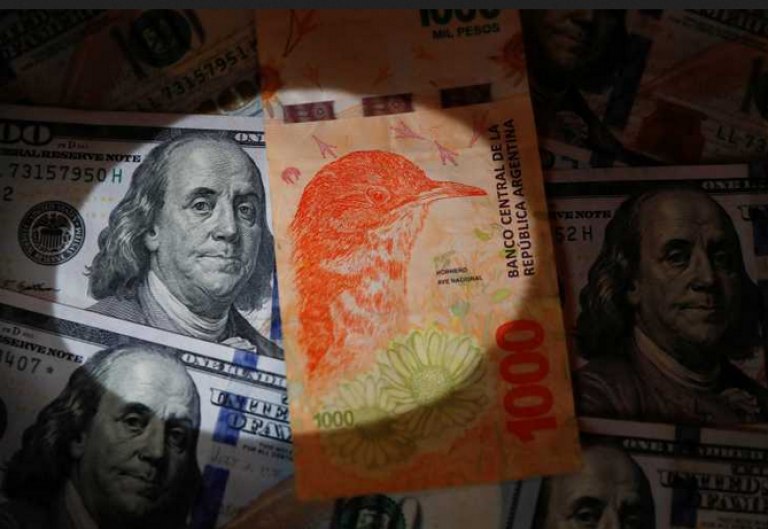 Dólar: El oficial se mantuvo en $400,50 pero en bancos privados llegó a los $500