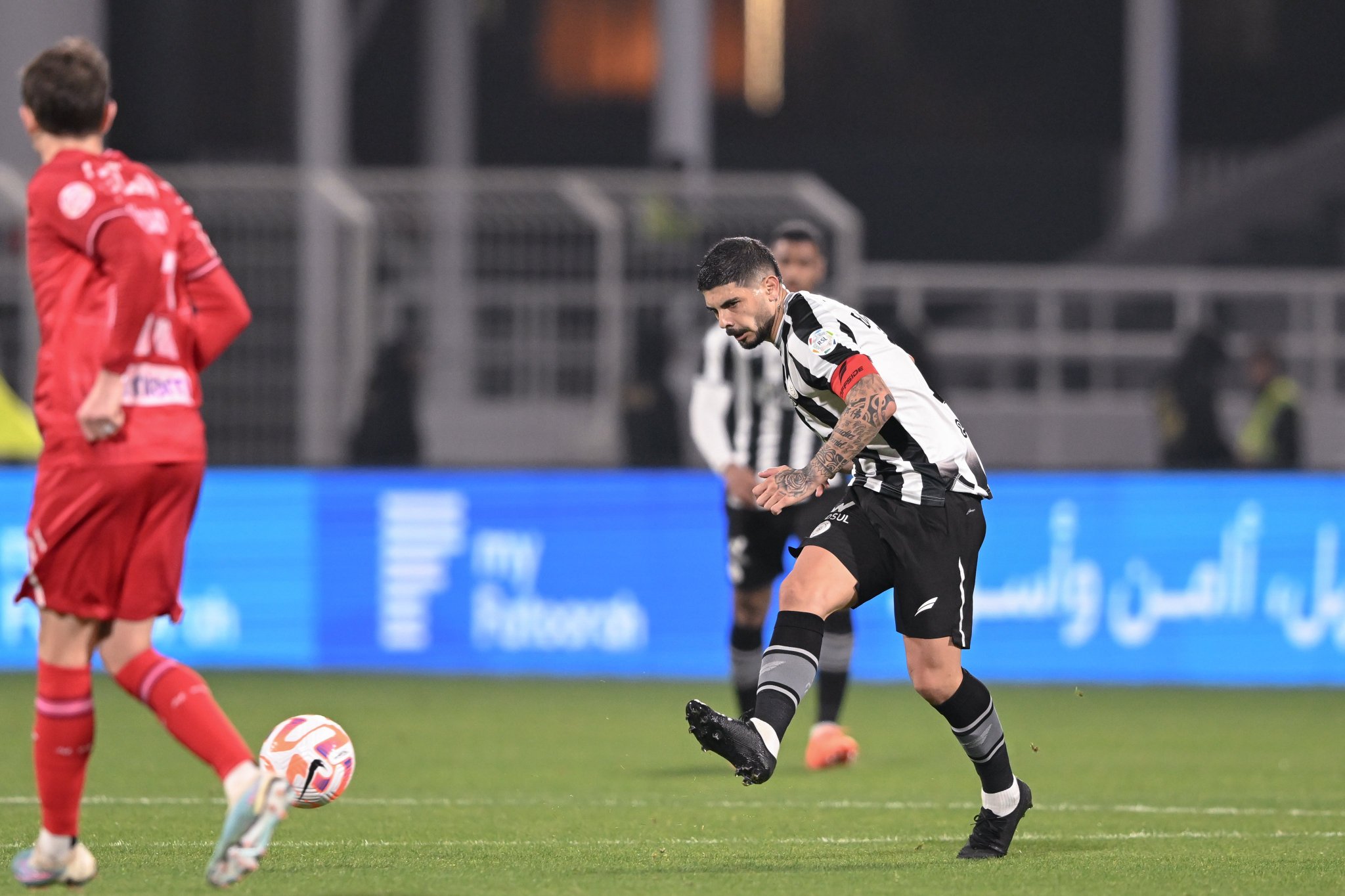 Fútbol: Banega ganó su último partido en el Al-Shabab, lo ovacionaron y Boca lo espera