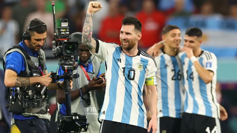 Fútbol: Subastaron seis camisetas que usó Messi en Qatar 2022, en casi 8 millones de dólares