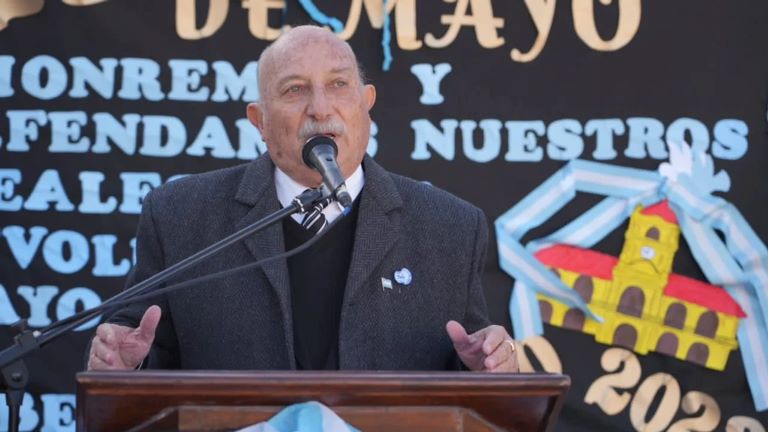 Mendoza: Un diputado provincial asumió su banca y sesionó desde una playa en el Caribe