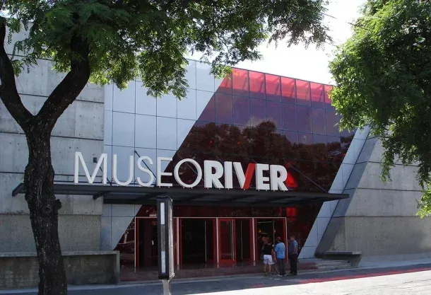 Robo en el Museo de River: se llevaron uno de los trofeos más antiguos