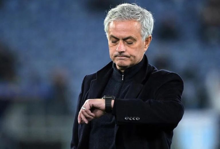 Fútbol: La Roma despidió a Mourinho por la mala racha de resultados