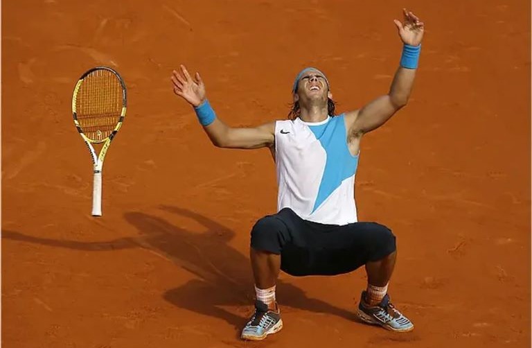 Tenis: Se subastó la raqueta con la que Nadal ganó el Abierto de Francia de 2007 por más de 100 mil dólares