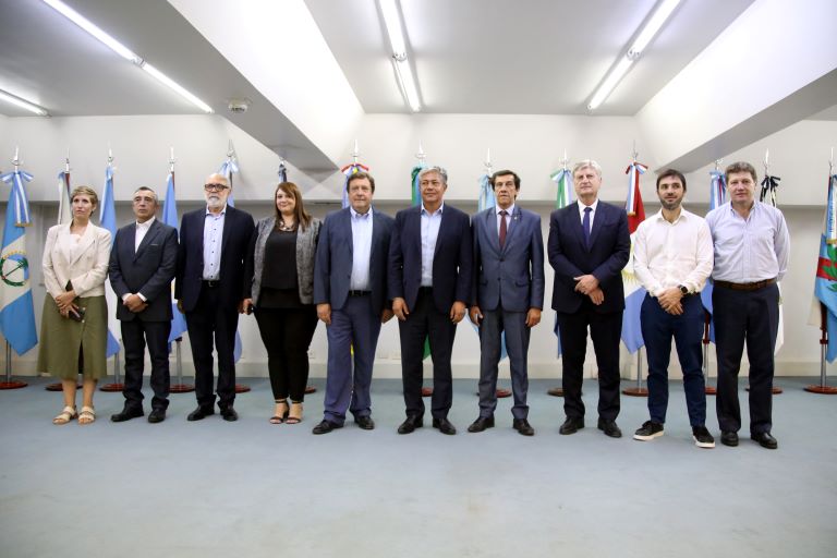 El gobernador Ziliotto participó en Buenos Aires de la reunión de provincias petroleras y dieron a conocer una declaración