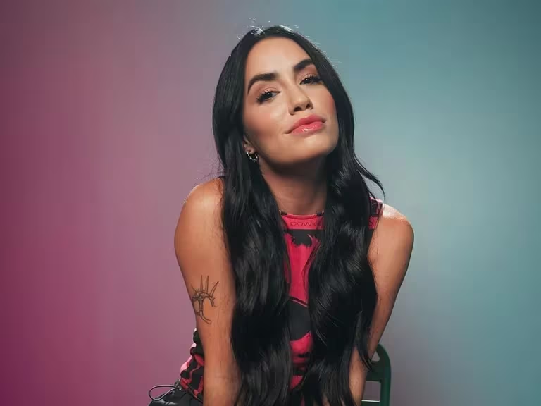 ”Vino con regalo”: la foto íntima de Lali Espósito que causó furor en las redes