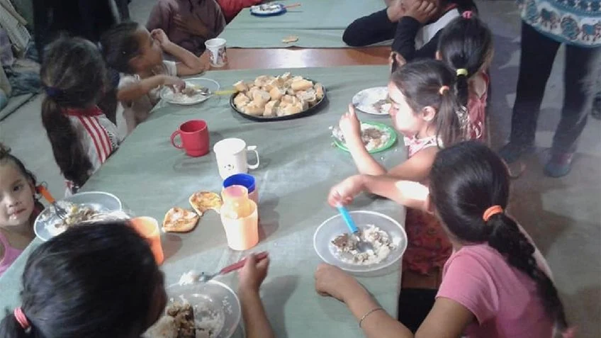 Creció 21% la cantidad de alumnos que reciben el almuerzo en escuelas estatales