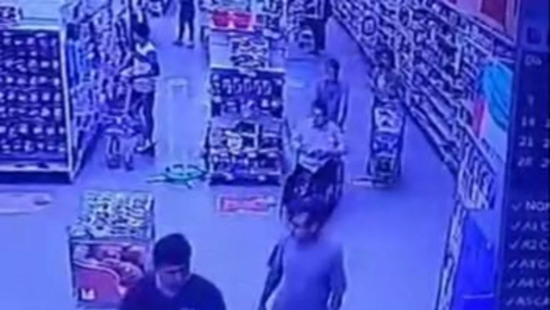 Buscan a cinco santarroseños que intentaron robar un supermercado en Castex