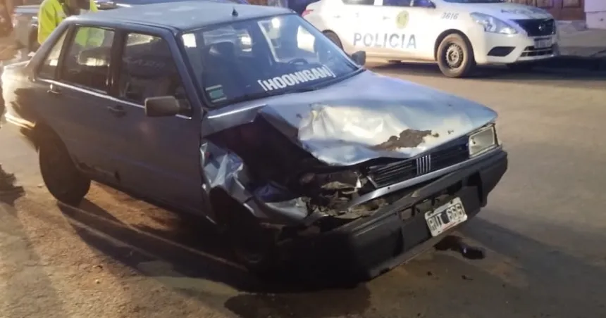 Santa Rosa: Conducía alcoholizado y chocó un auto estacionado