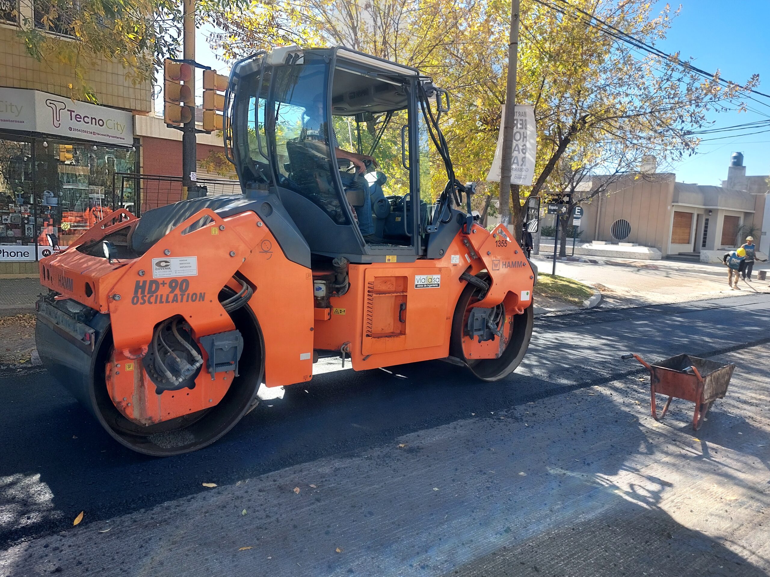 Continúan los trabajos de pavimentación urbana en Santa Rosa y General Pico