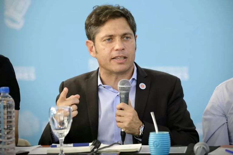 Elecciones 2025: Kicillof firmó el decreto de convocatoria a las PASO en Provincia pero pide suspenderlas