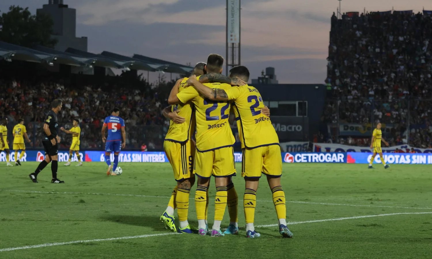 Fútbol: Boca fue más que Tigre y obtuvo la primera victoria