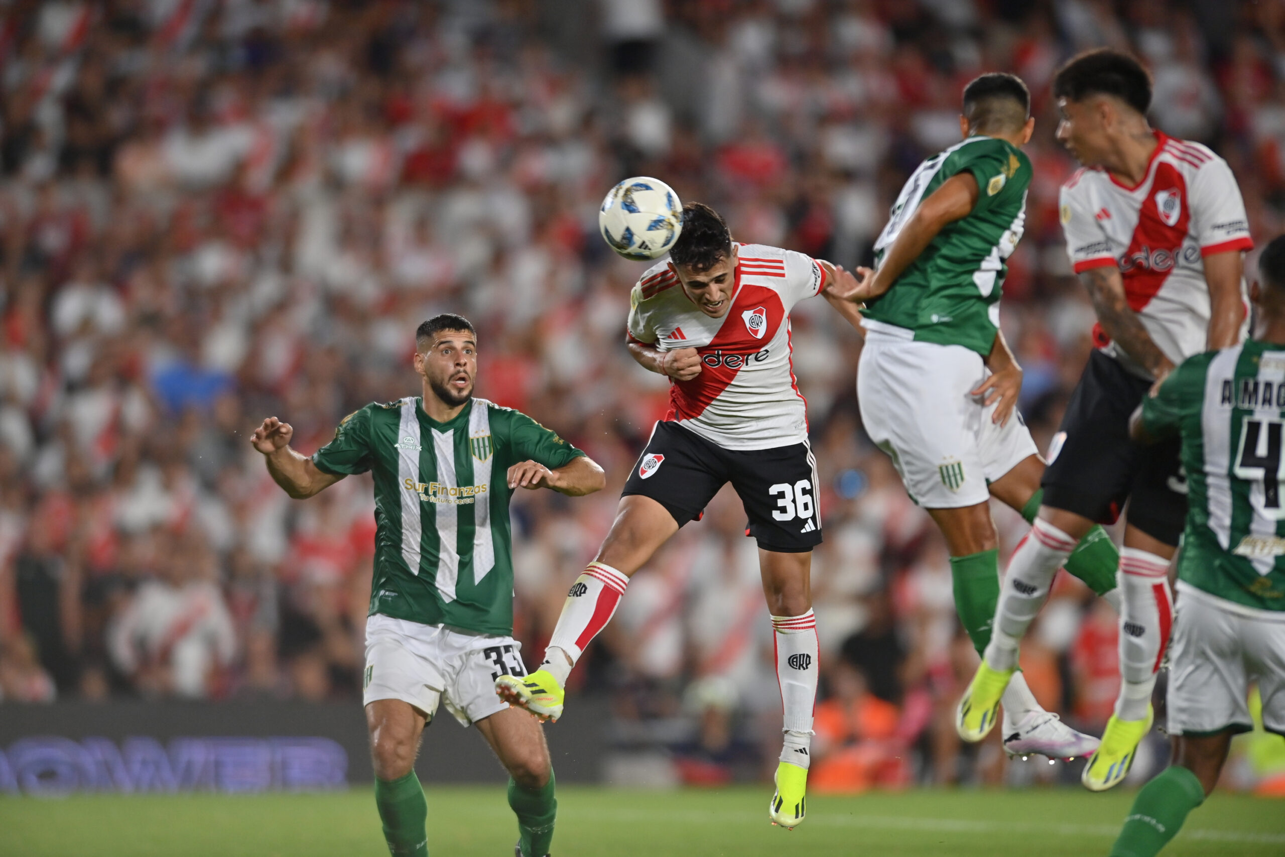 Fútbol: River igualó con Banfield en el Monumental