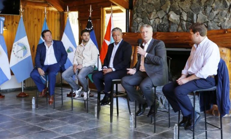 Reunión clave de los gobernadores patagónicos mientras escala el conflicto con Nación