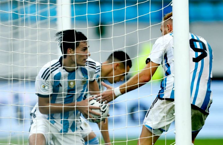 Fútbol: Argentina rescató un empate sobre el final y sueña con clasificarse a los Juegos Olímpicos