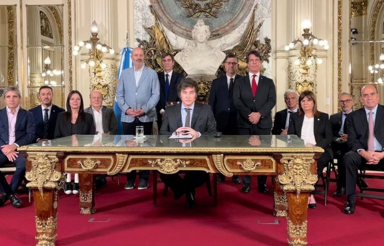 El Gobierno apeló ante la Corte el fallo que anuló el capítulo laboral del DNU