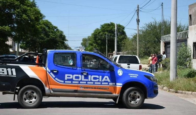 Catamarca: Efectivos policiales tomaron la Casa de Gobierno para pedir mejoras salariales