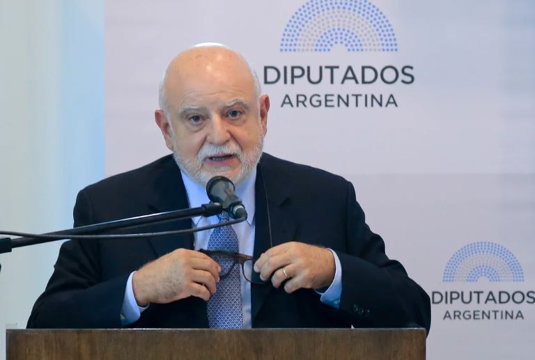 La Procuración presentó el per saltum por el fallo favorable a Chubut y pidió la inhibición del juez