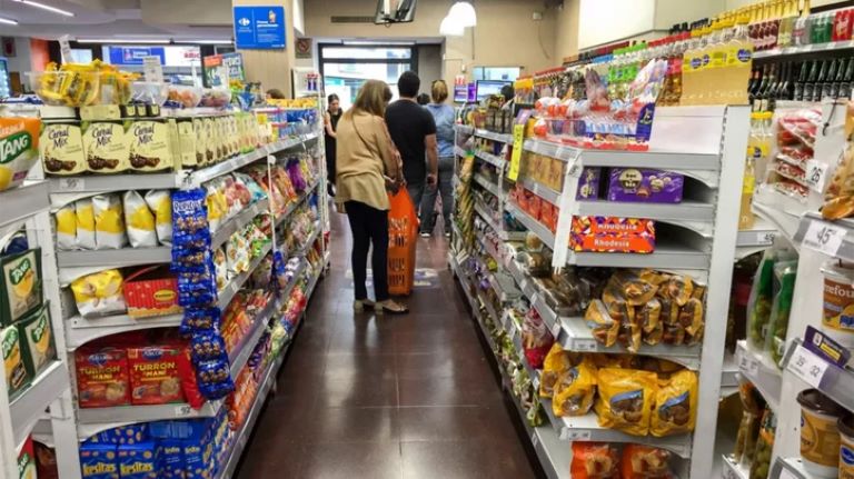 Las ventas en los supermercados cayeron 11,6% al término del primer semestre