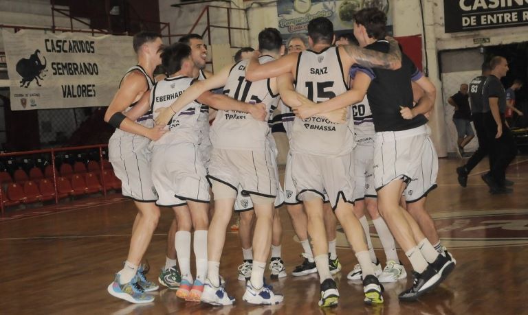 Básquetbol: Pico FBC cumplió con su objetivo y se trajo un triunfo ante Rocamora por la Liga Argentina