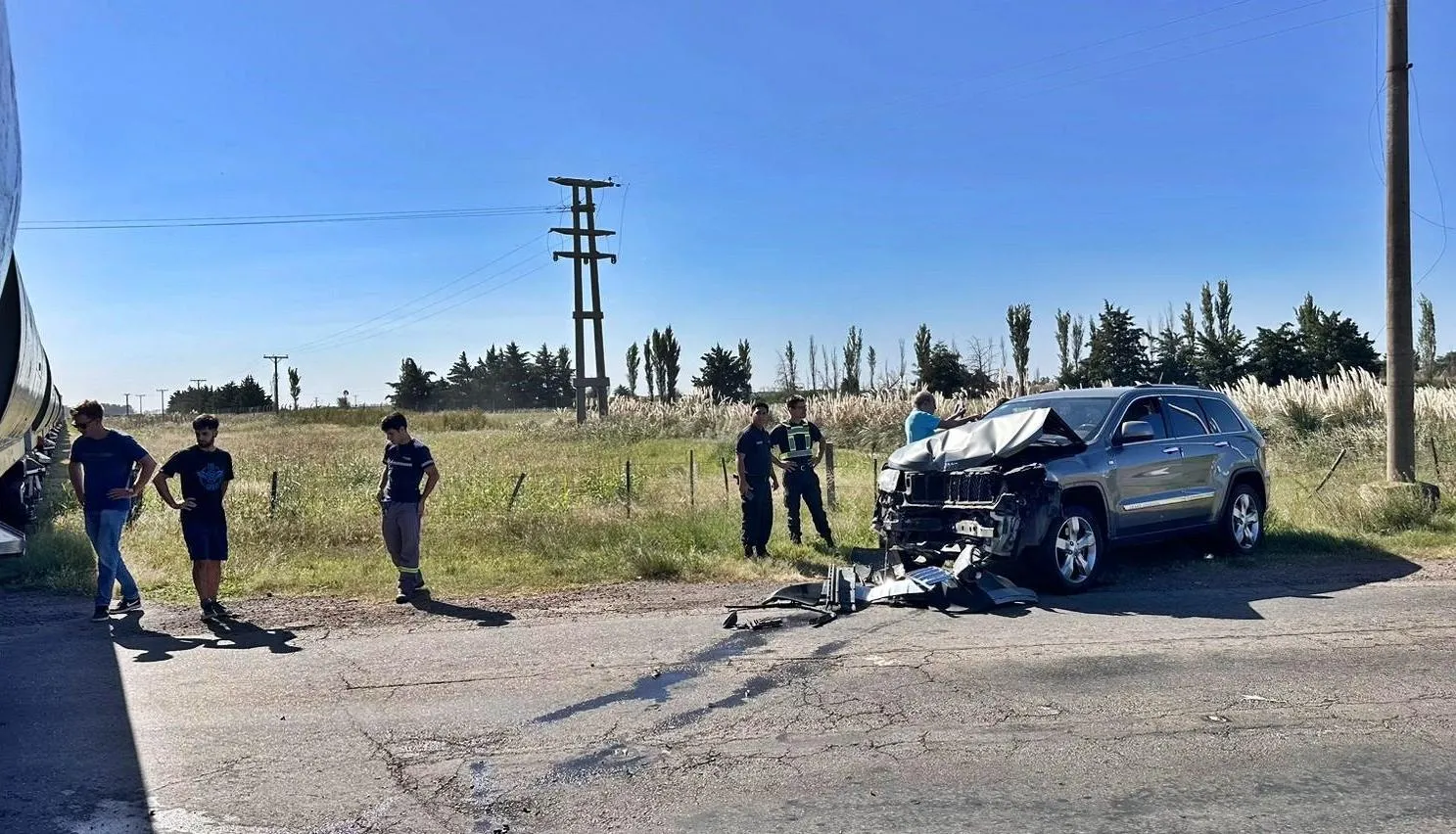 Realicó: Una camioneta chocó contra un tren de cargas