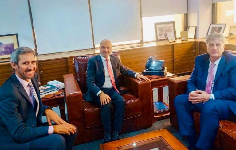 El gobernador Ziliotto busca nuevos mercados para la economía provincial y mantuvo una reunión importante con el embajador de India
