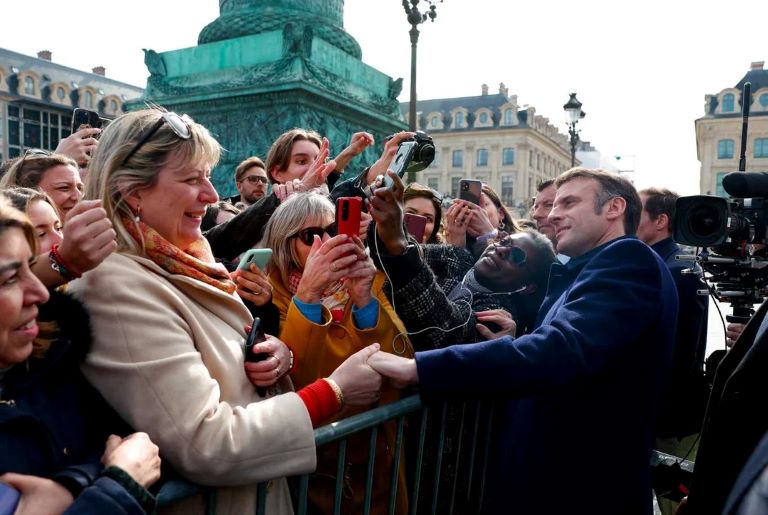 Francia: Macron propone que el aborto sea un derecho en la UE