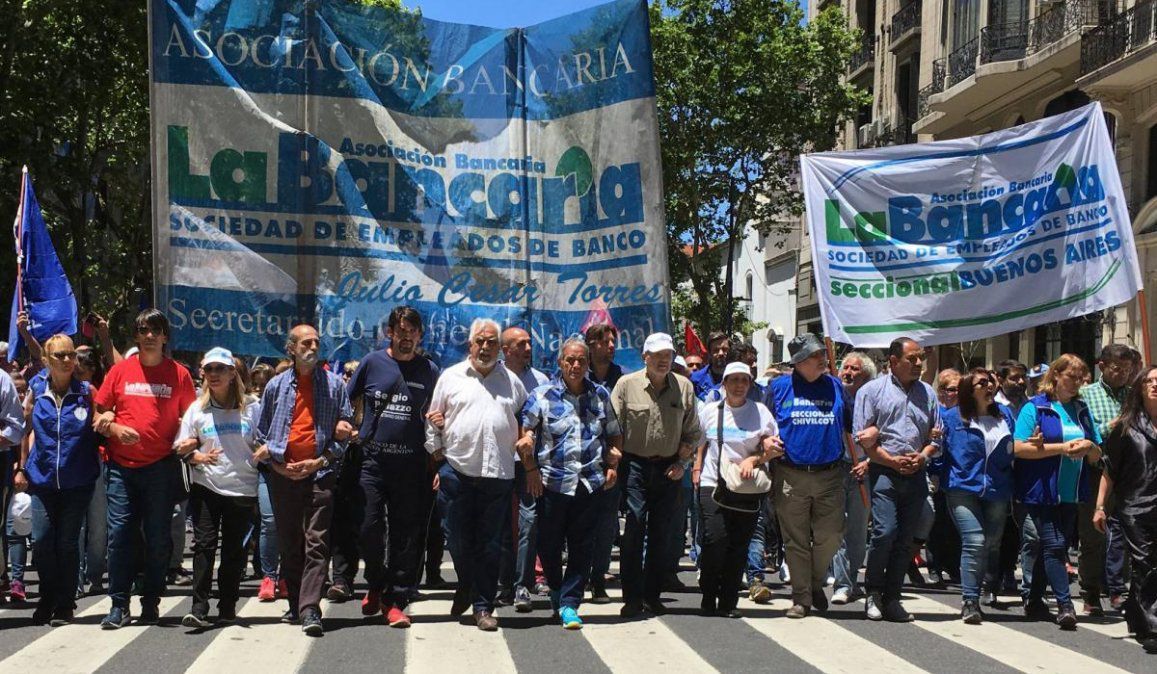 Paritarias: Bancarios cerró un aumentó del 50% sobre el sueldo de diciembre para el primer trimestre del año