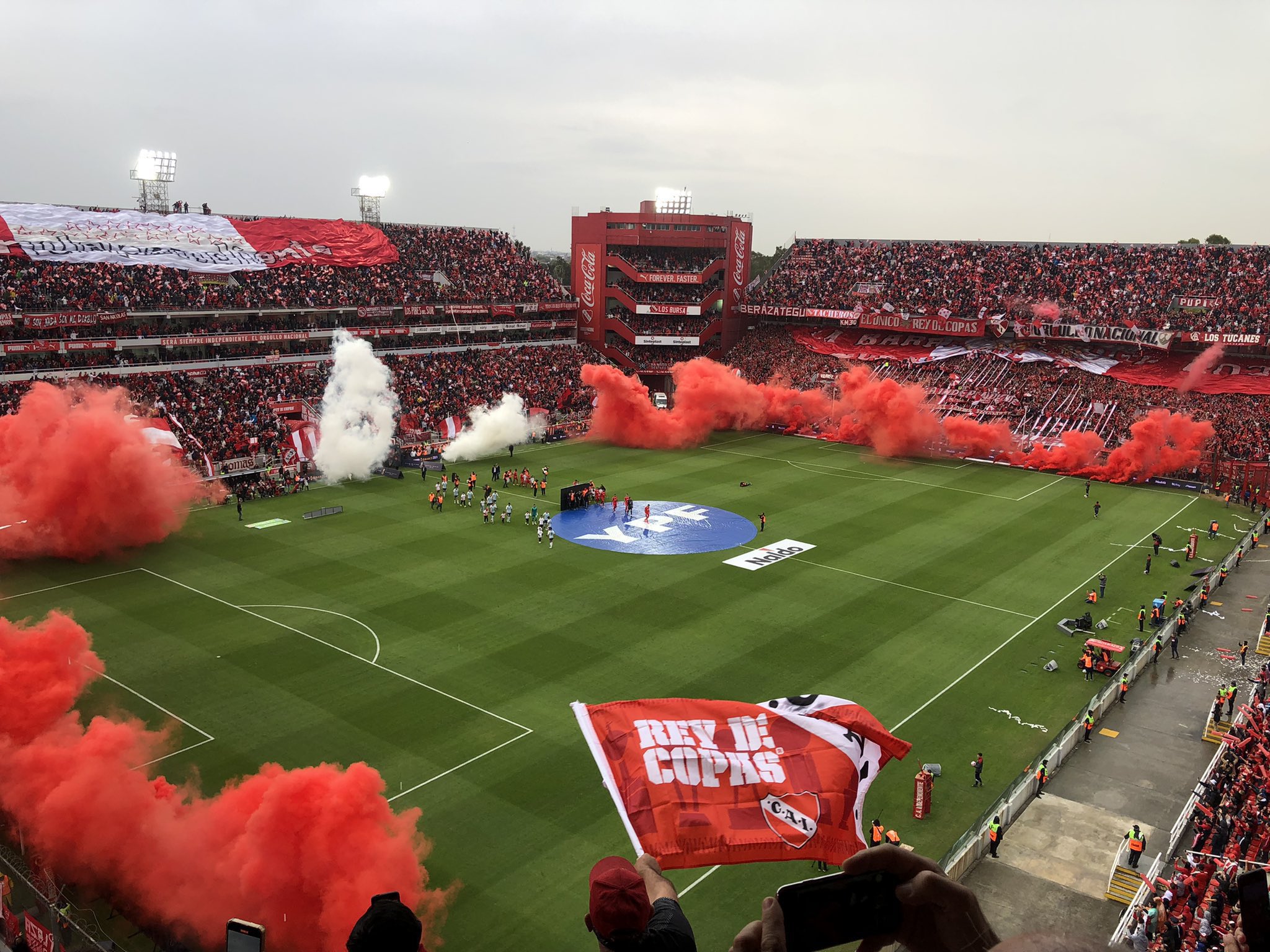 Fútbol: Independiente y River se enfrentan por el liderato de la Zona A