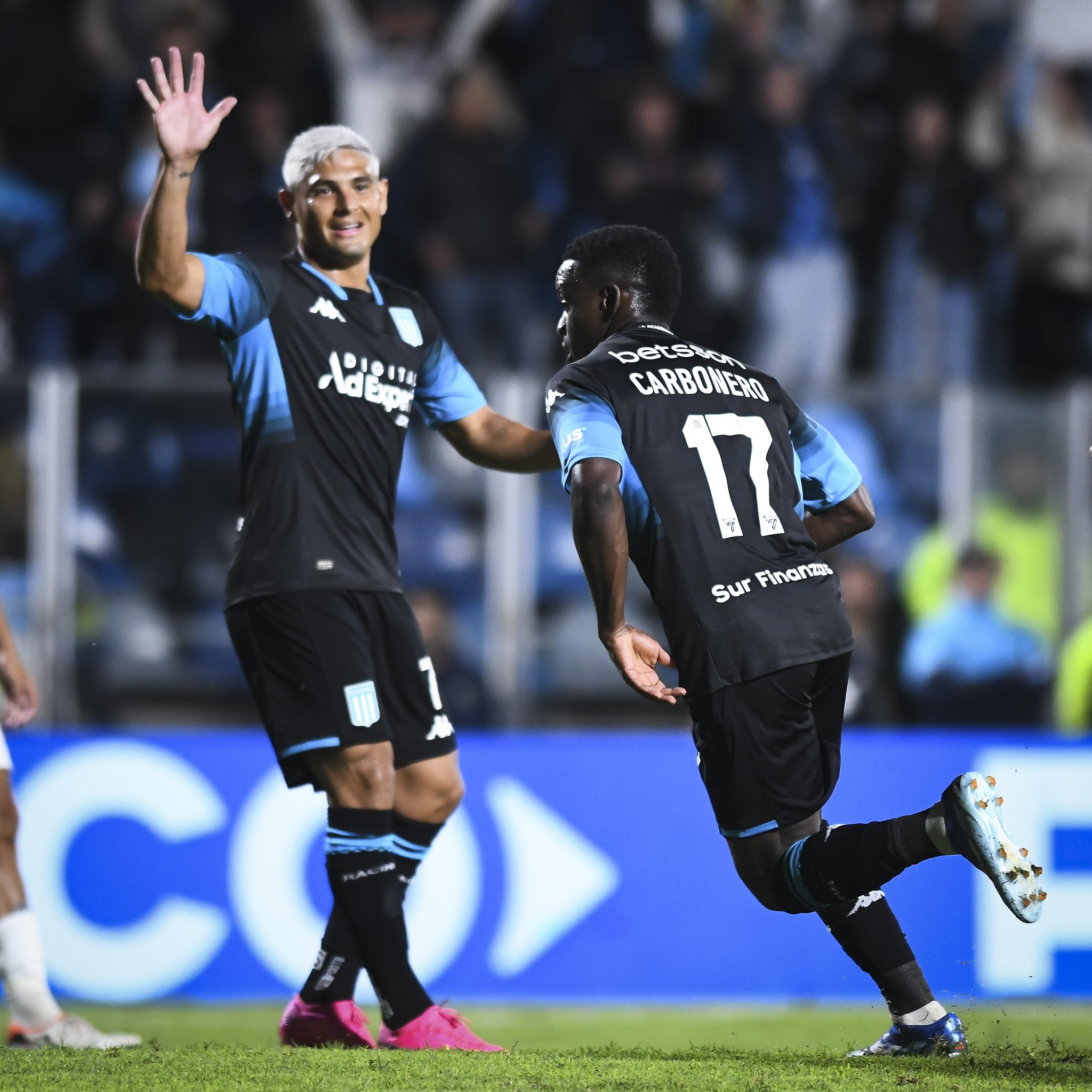 Fútbol: Racing goleó a San Martín de Burzaco en su debut por Copa Argentina