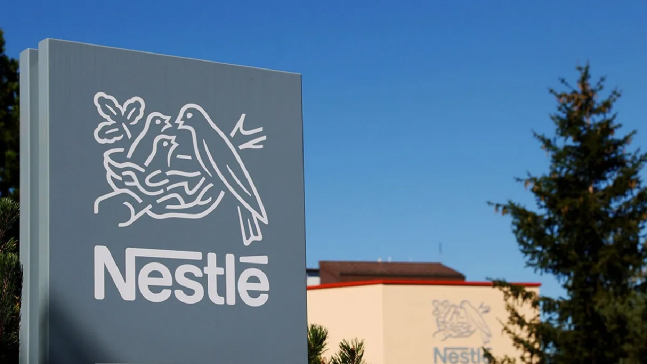 Nestlé en la mira: inversores piden que sus productos sean más saludables