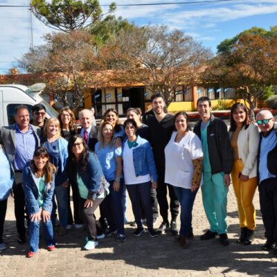 Nuevo médico en Uriburu y entregaron una nueva ambulancia para La Gloria