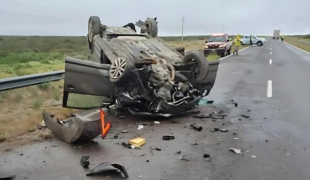 Dos personas lesionadas por un vuelco en la ruta Nº151