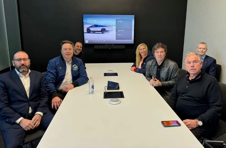 Estados Unidos: Milei se reunió con Elon Musk y recorrió la fábrica de Tesla