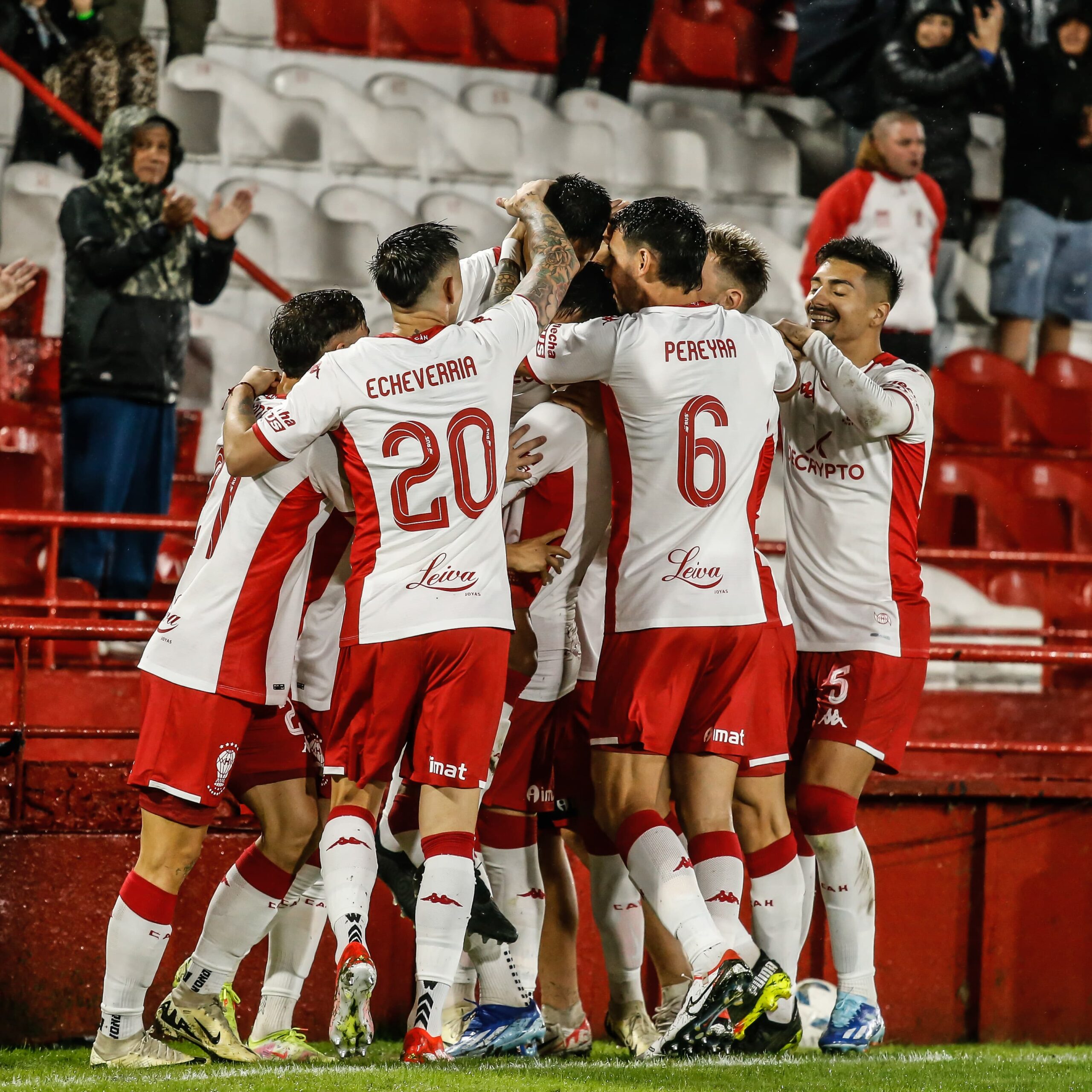 Fútbol: Huracán se despidió de la Copa de la Liga con una goleada