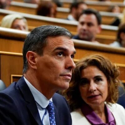 España: El presidente Pedro Sánchez anunció que continuará al frente del Gobierno