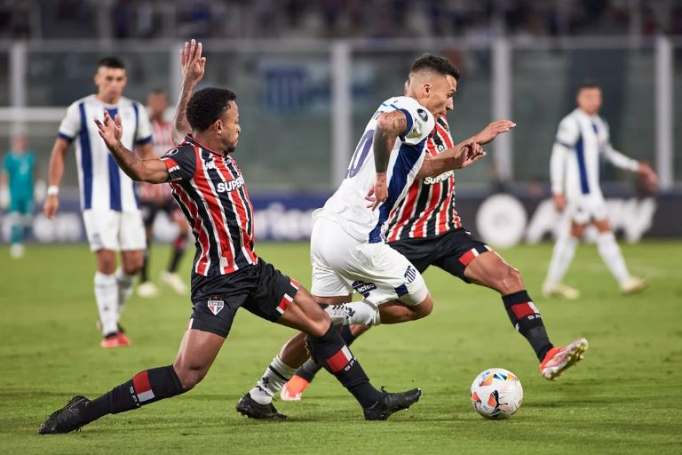 Fútbol: Talleres pisó fuerte en el debut y venció a San Pablo por la Copa Libertadores