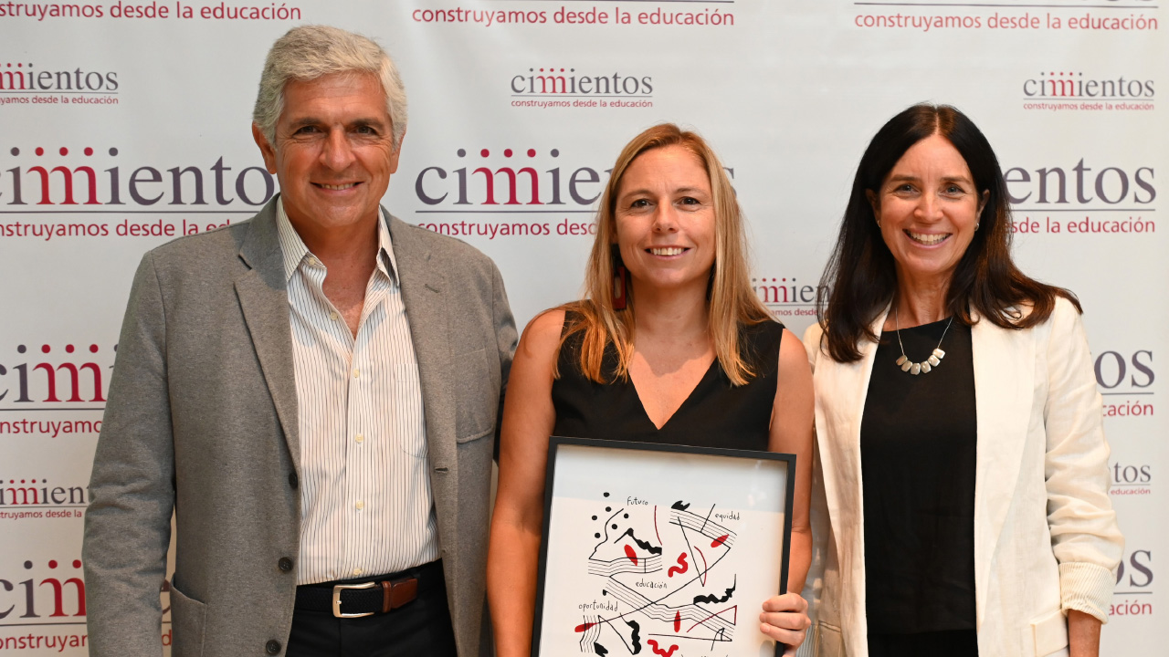 Mercedes-Benz Camiones y Buses reconocida por su compromiso con la educación de jóvenes