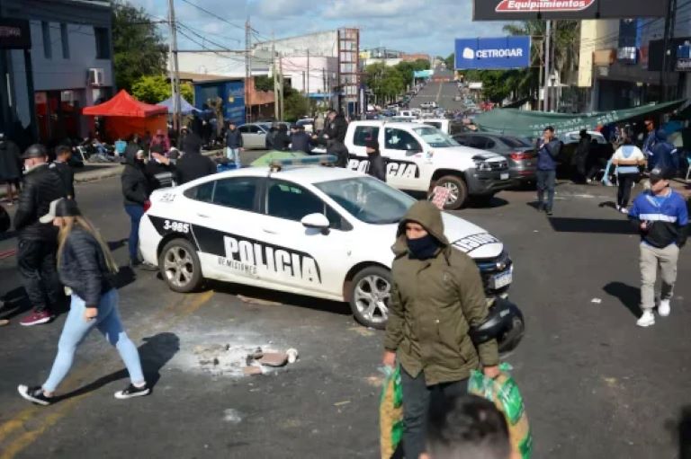 Misiones: El Gobierno provincial advirtió que echarán a los policías sublevados