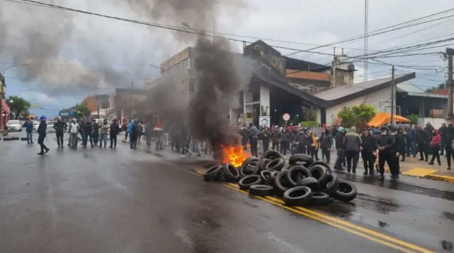 Misiones: Gendarmería y Prefectura avanzan para desalojar a los manifestantes